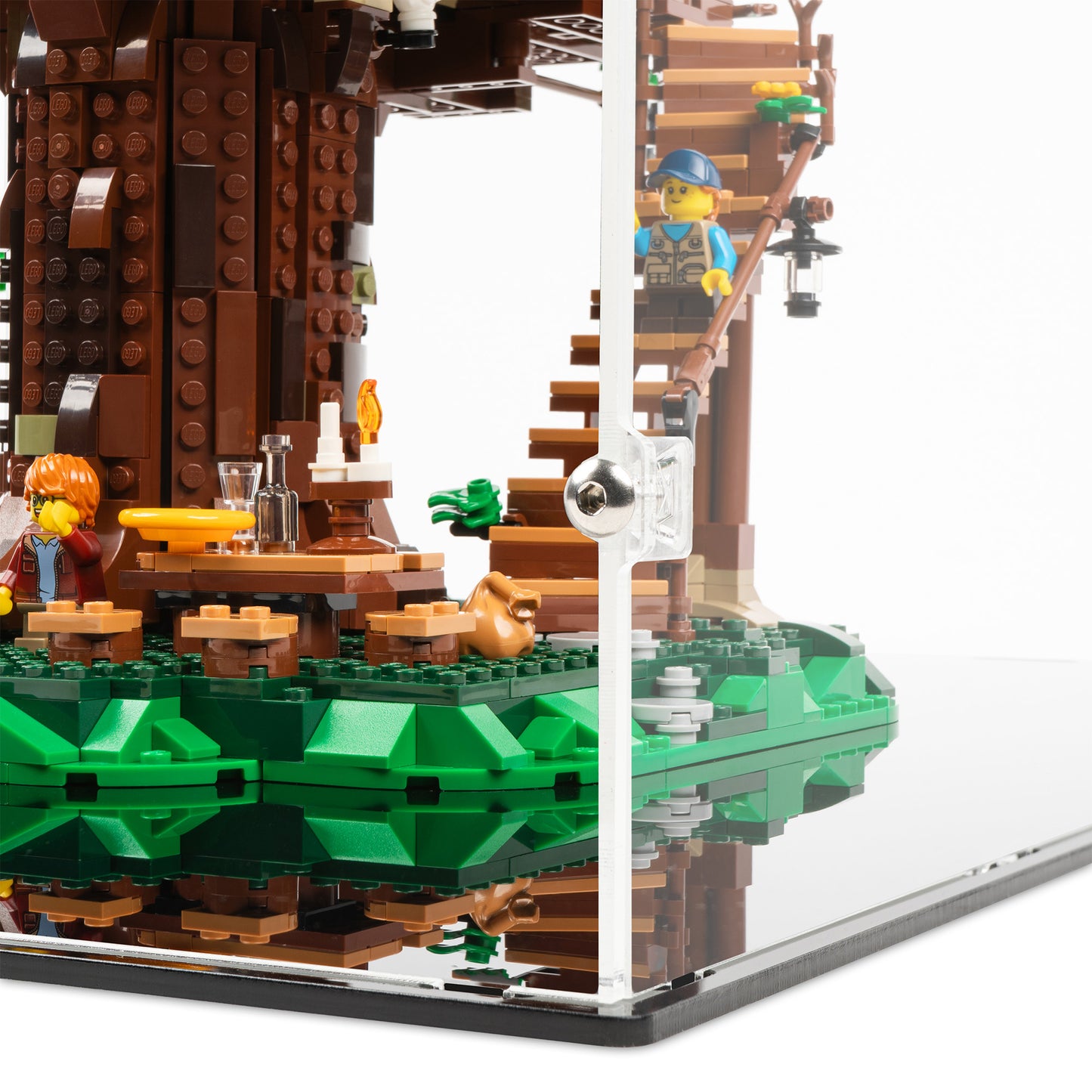 Fitting detail view of LEGO 21318 Tree House Display Case.