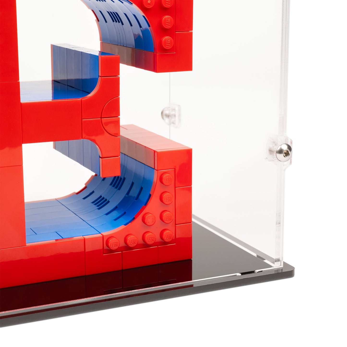 Fitting detail view of LEGO 31214 LOVE Display Case.