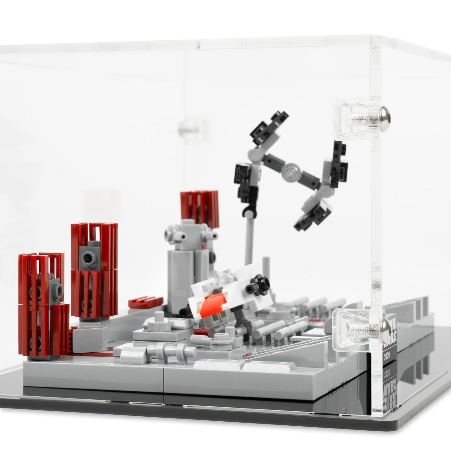Fitting detail view of LEGO 40407 Death Star II Battle Display Case.
