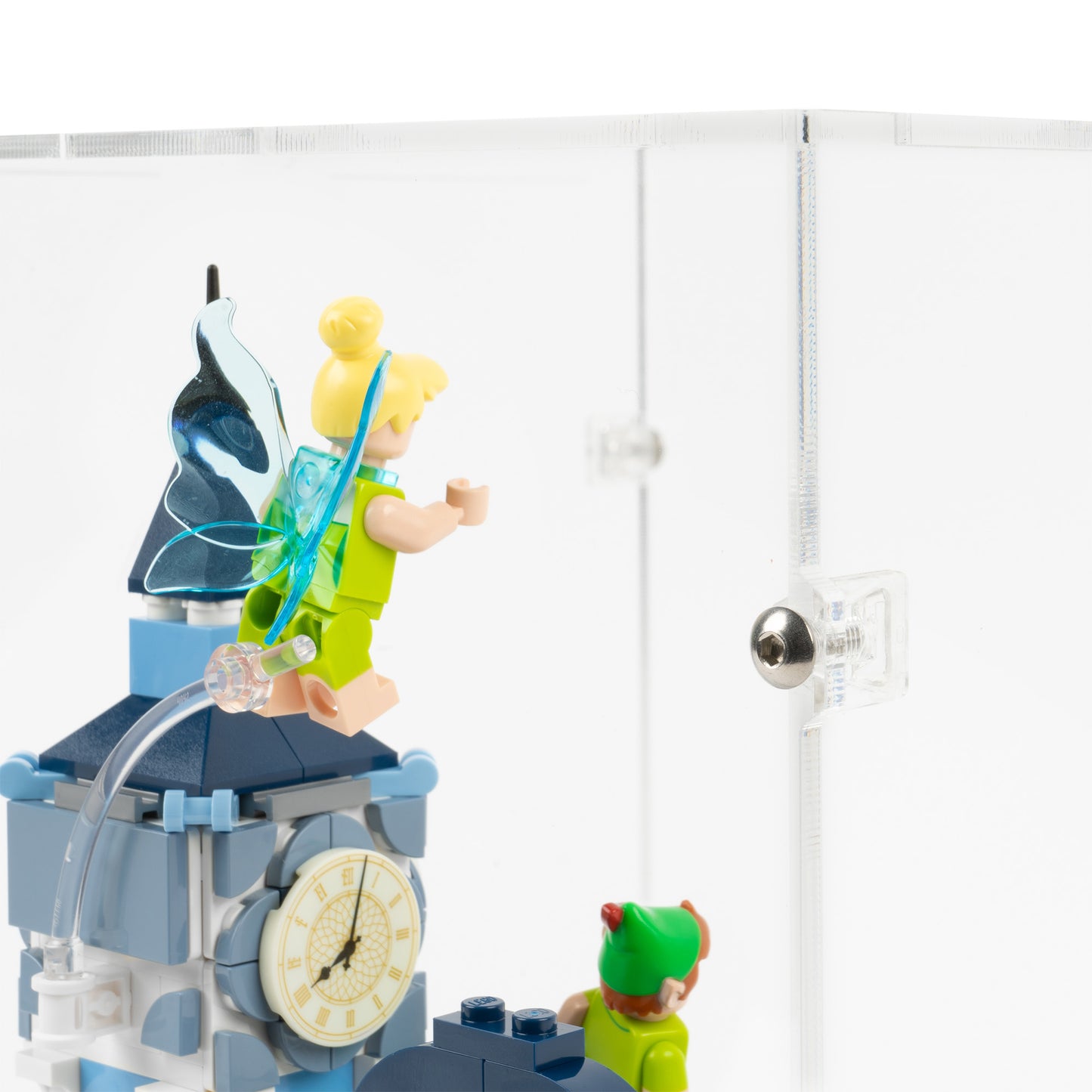 Fitting detail view of LEGO 43232 Peter Pan and Wendy's Flight over London Display Case.