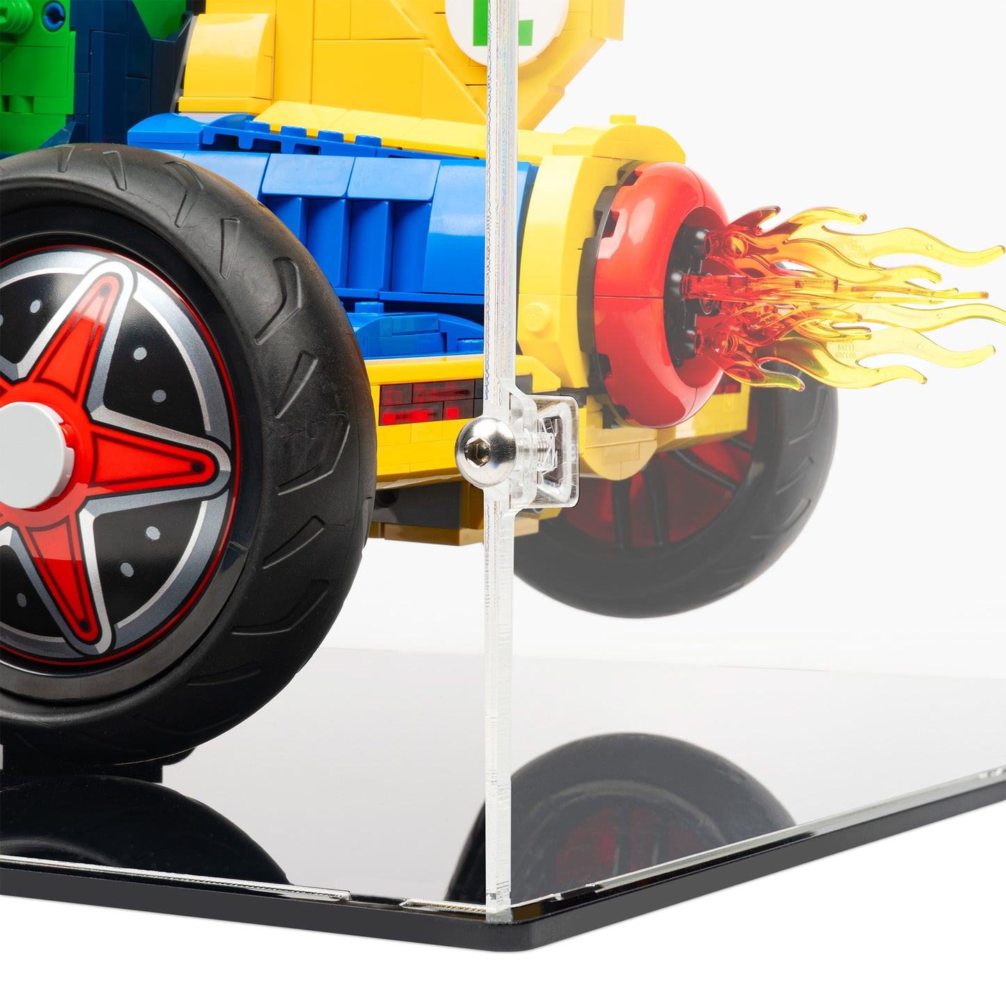 Right fitting detail view of LEGO 72050 Mario Kart – Luigi and Mach 8 Display Case.