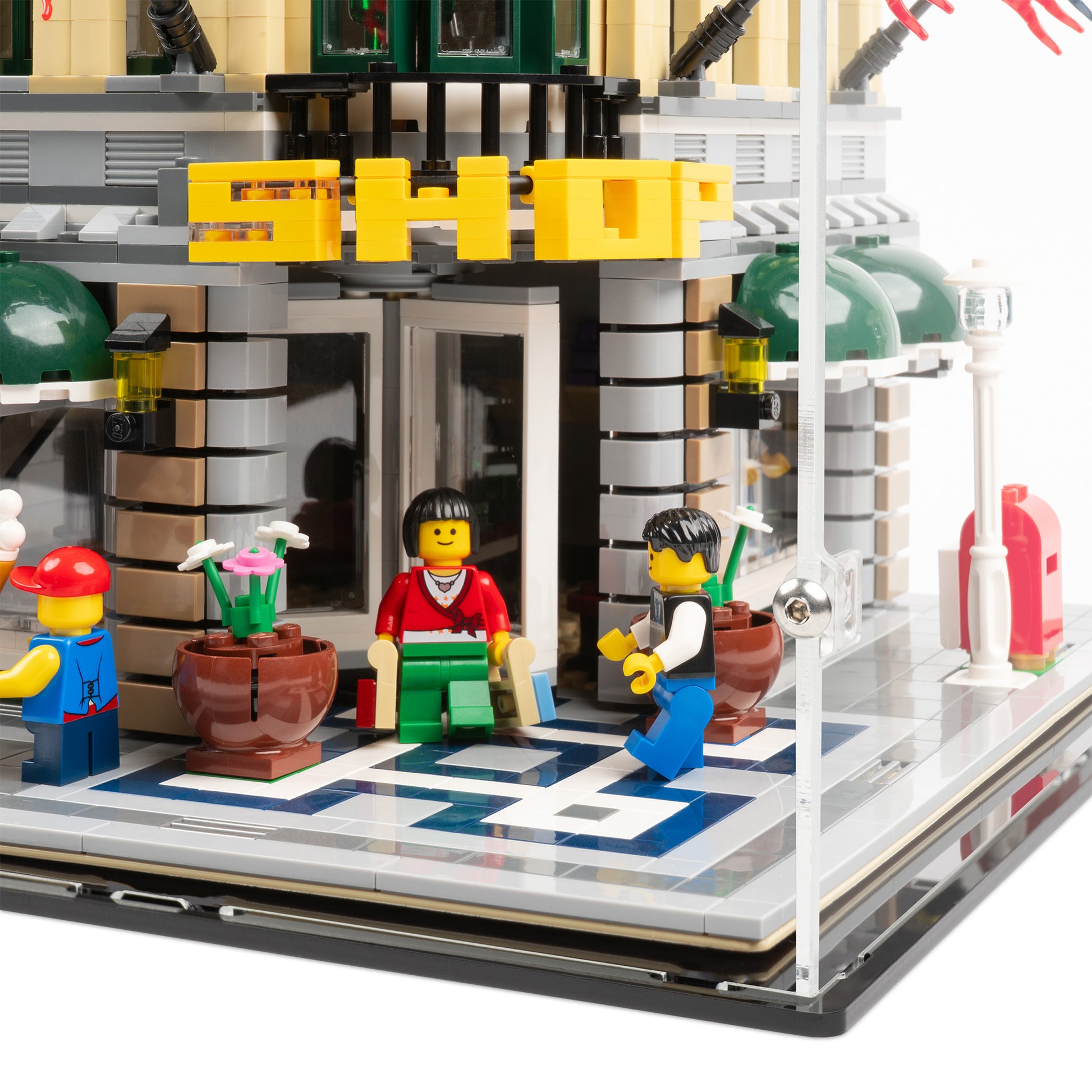 Fitting detail view of 4x 16.5 inch tall LEGO Modular Display Case.