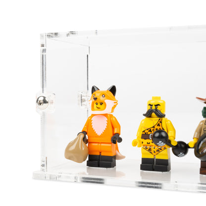 Fitting detail view of 5 LEGO Minifigures Display Case with a clear base.