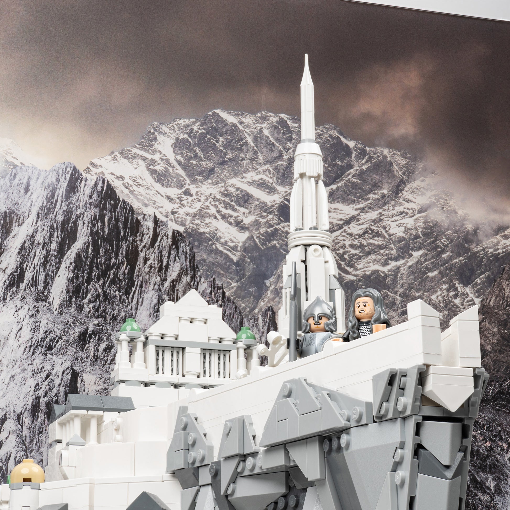 Denethor detail view of LEGO 11377 The Lord of the Rings Minas Tirith Display Case with a UV printed background.
