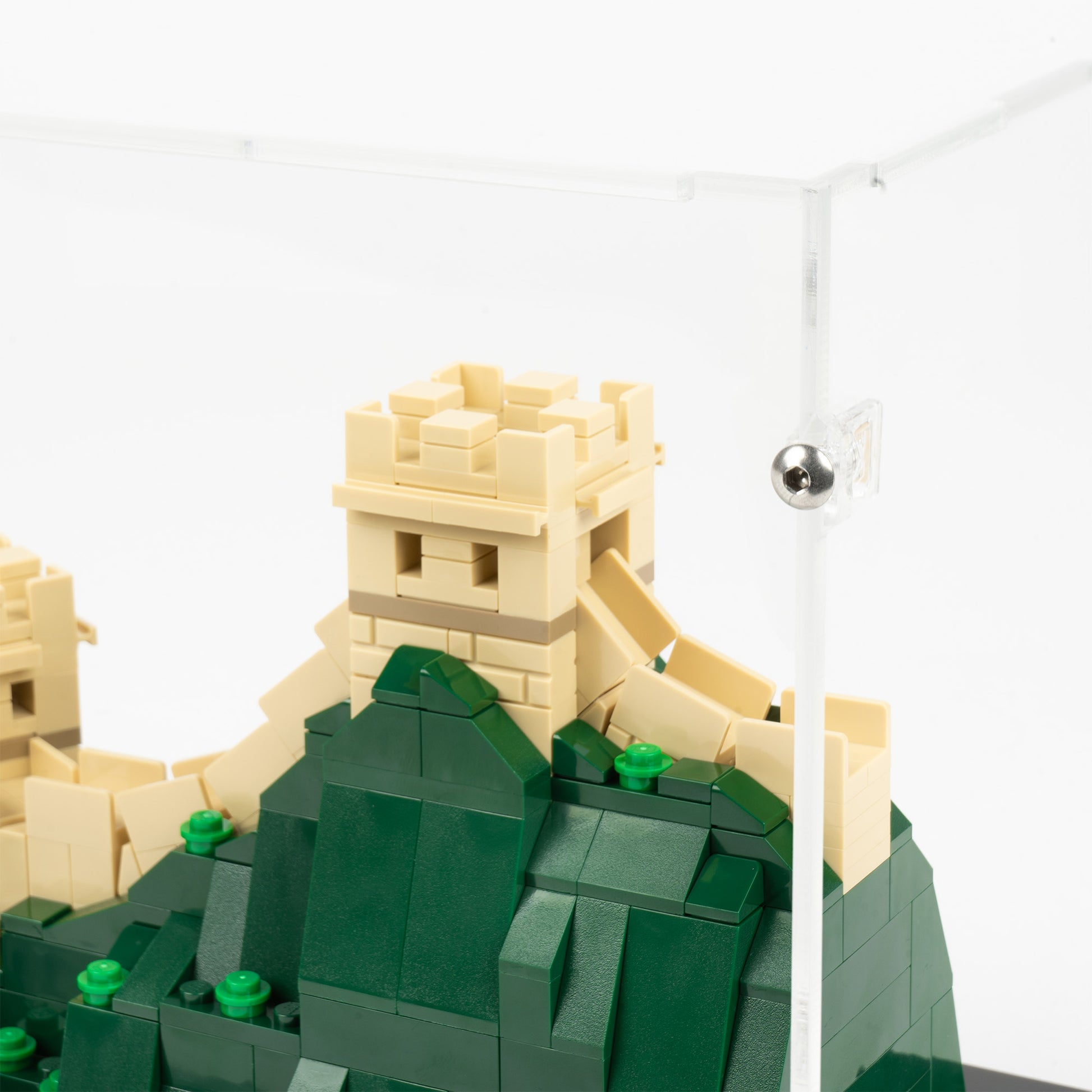 Fitting detail view of LEGO 21041 Great Wall of China Display Case.