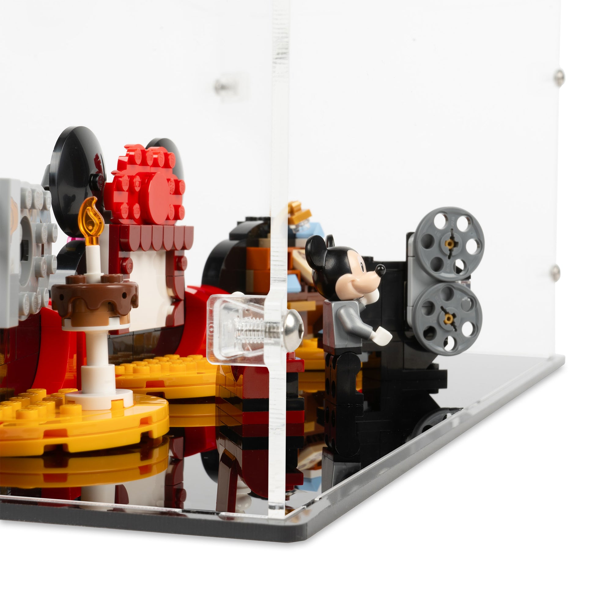 Fitting detail view of LEGO 40600 Disney 100 Years Celebration Display Case.