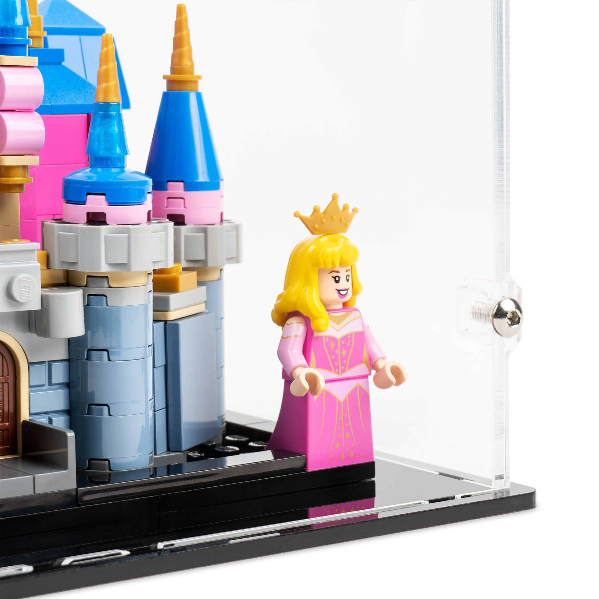 Fitting detail view of LEGO 40720 Mini Disney Sleeping Beauty Castle Display Case.