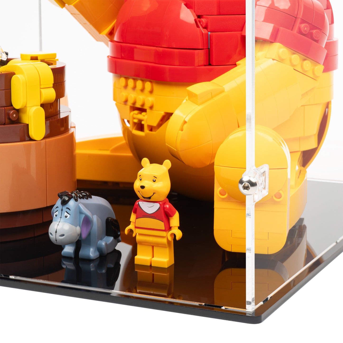 Minifigures detail view of LEGO 43300 Winnie the Pooh Display Case.