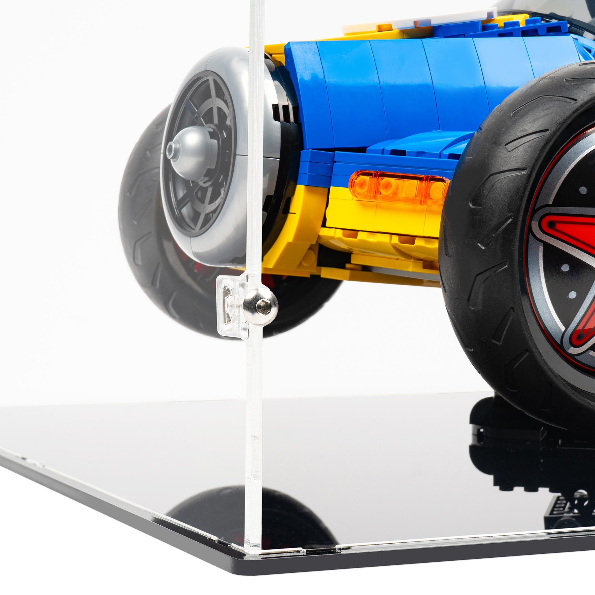 Left fitting detail view of LEGO 72050 Mario Kart – Luigi and Mach 8 Display Case.