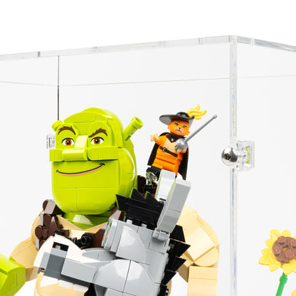Top fitting detail view of LEGO 72423 Shrek, Donkey and Puss in Boots Display Case.