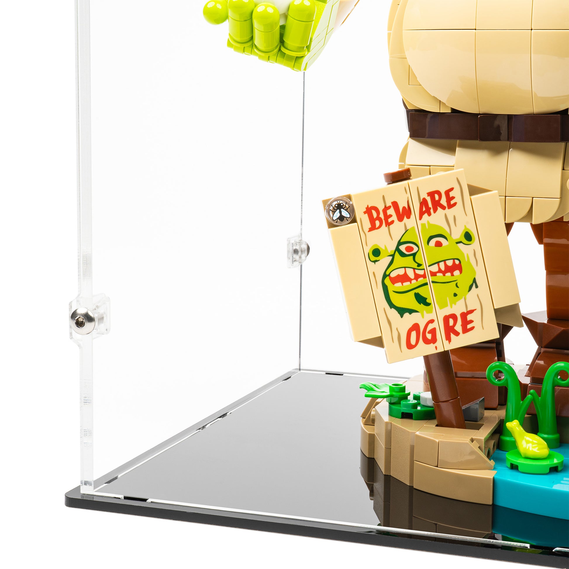 Bottom fitting detail view of LEGO 72423 Shrek, Donkey and Puss in Boots Display Case.