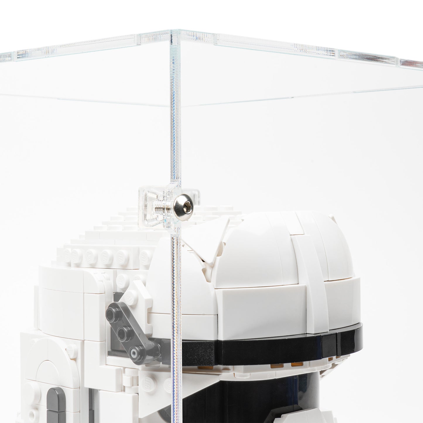 Fitting detail view of LEGO 75458 Imperial Remnant AT-RT Driver Helmet Display Case.