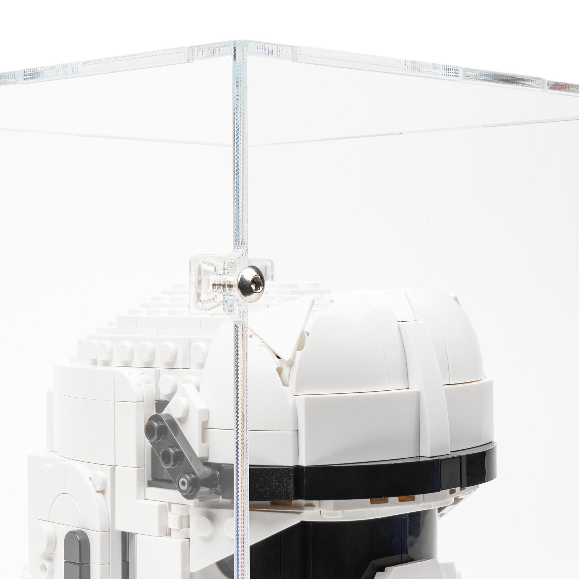 Fitting detail view of LEGO 75458 Imperial Remnant AT-RT Driver Helmet Display Case.