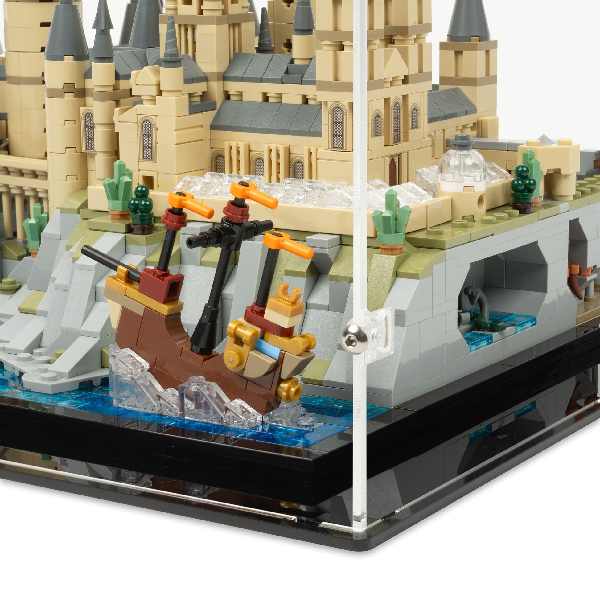Fitting detail view of LEGO 76419 Hogwarts Castle and Grounds Display Case.