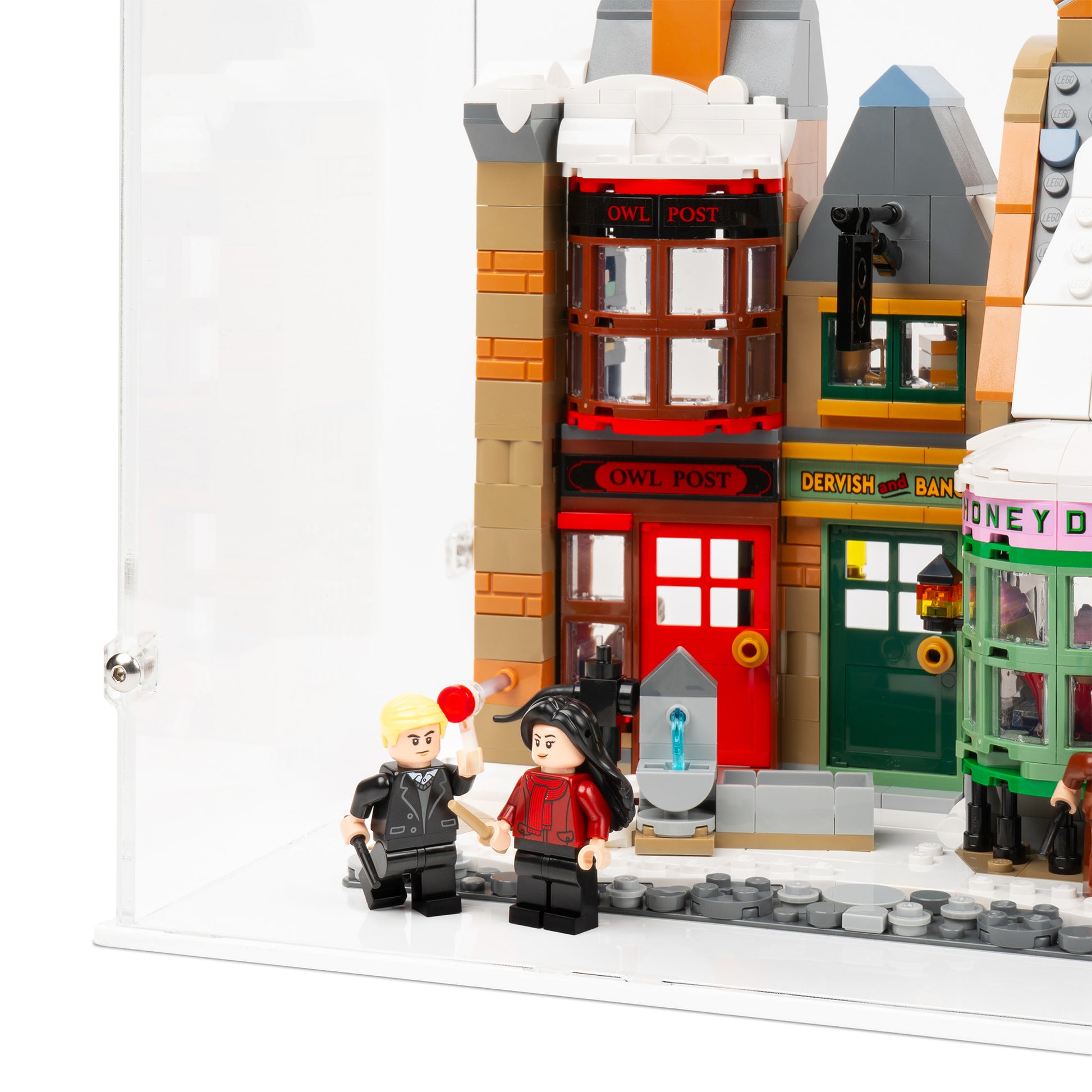 Fitting detail view of LEGO 76457 Hogsmeade Village – Collectors' Edition Display Case.