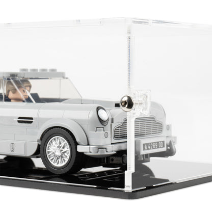 Fitting detail view of LEGO 76911 007 Aston Martin DB5 Display Case.