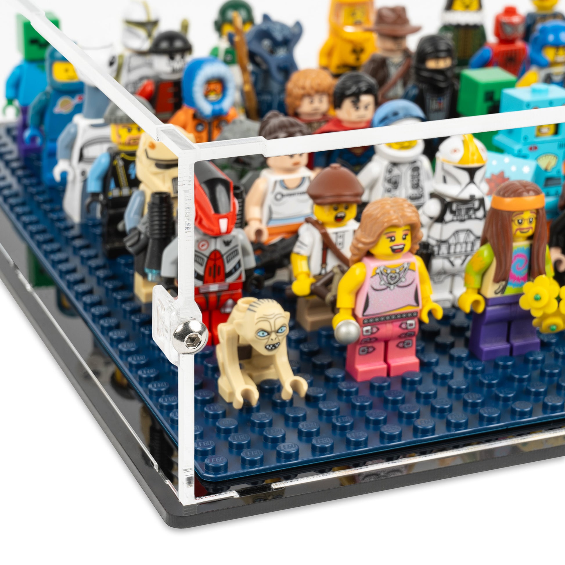 Fitting detail view of LEGO Minifigure 32x32 Baseplate Display Case.