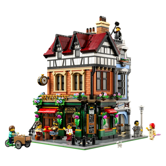 LEGO® Tudor Corner Display Case (10350)