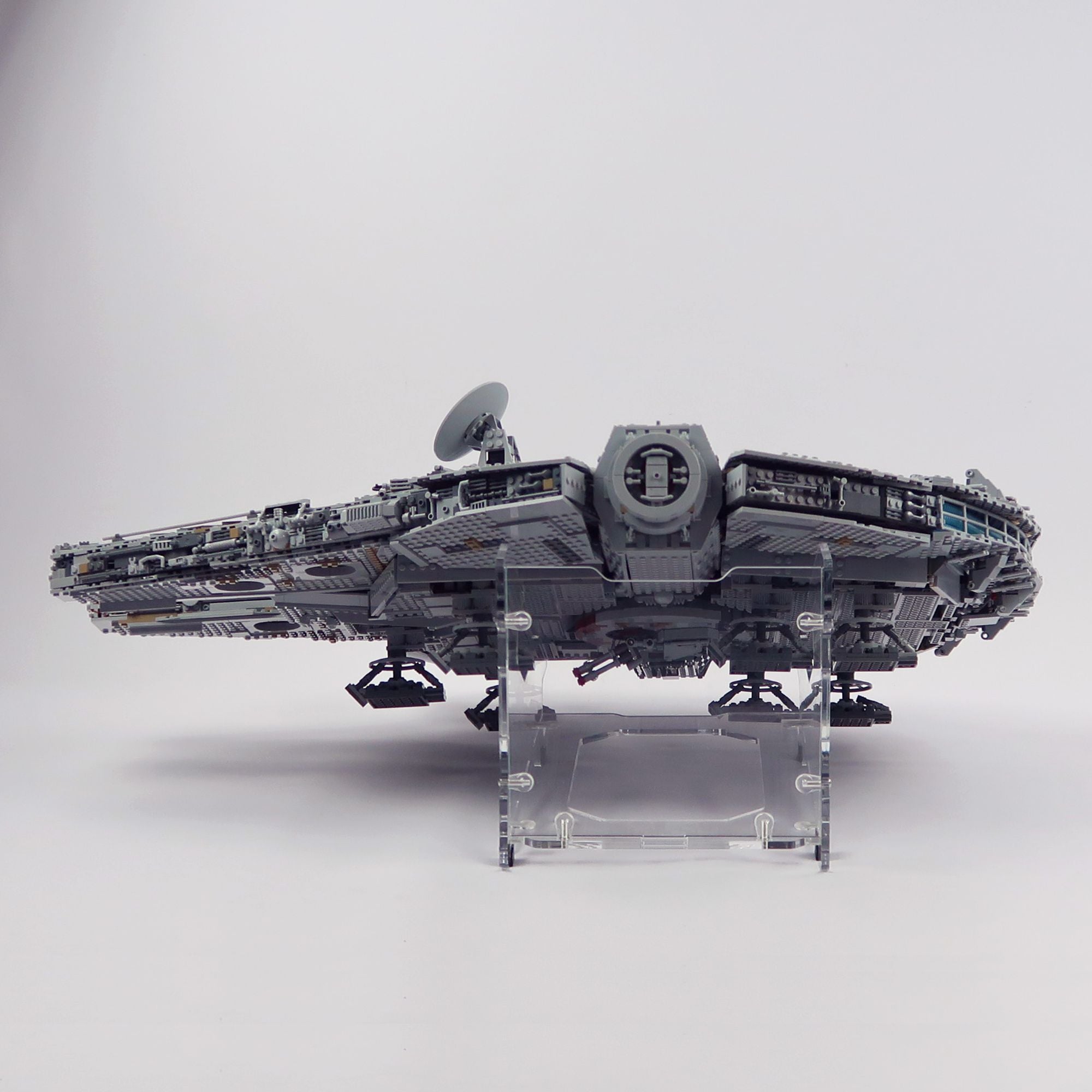 Lego millennium discount falcon ucs stand