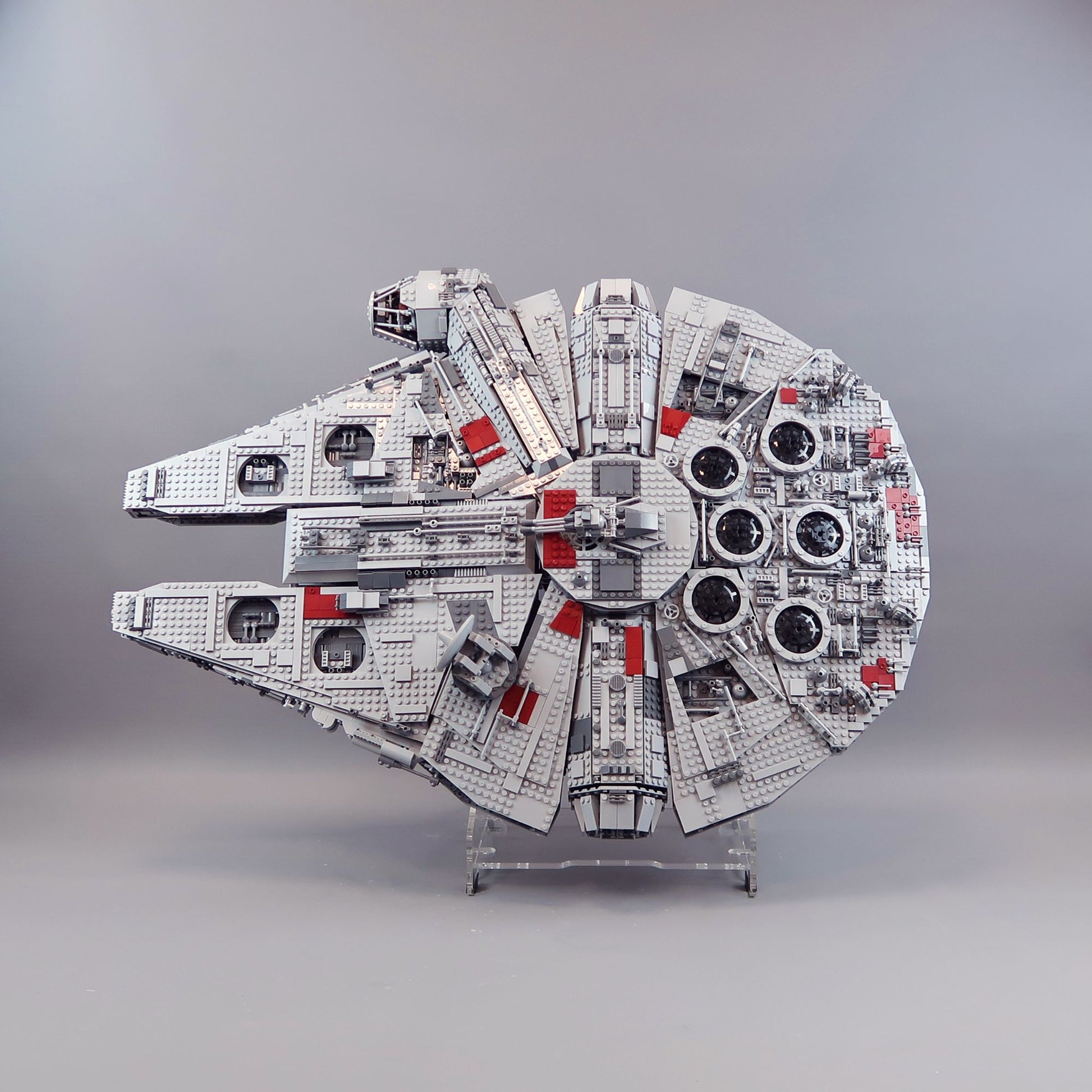 in Display Stand for 75192/10179 UCS Millennium Falcon (Mark